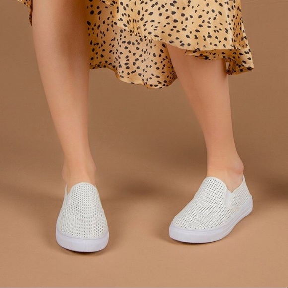 New White Slip On Flats last 2!! - Picture 2 of 7